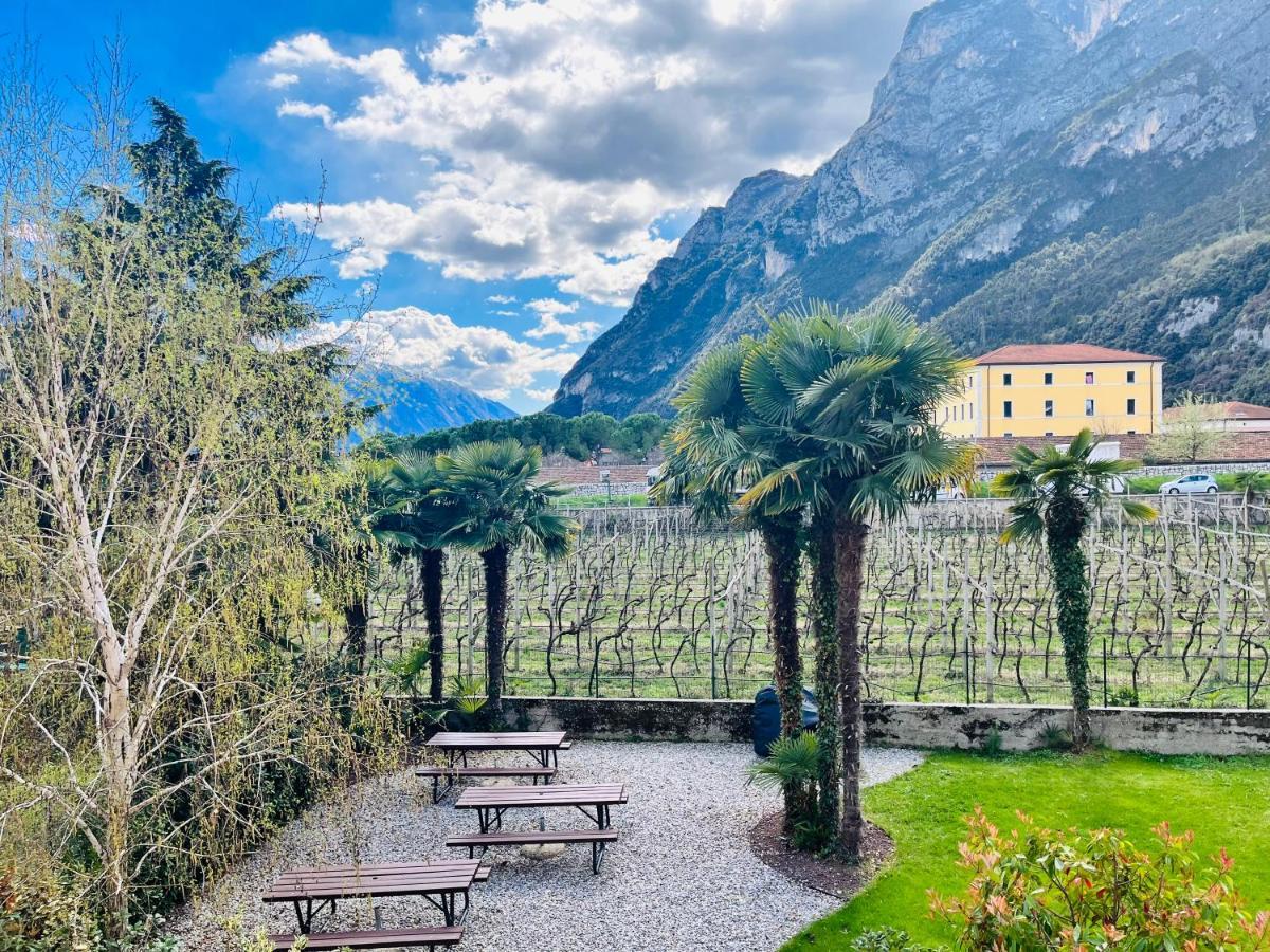 Albola Suite Holiday Apartments Riva del Garda Bagian luar foto