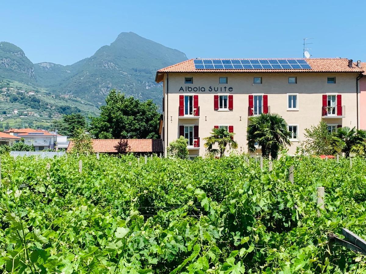 Albola Suite Holiday Apartments Riva del Garda Bagian luar foto